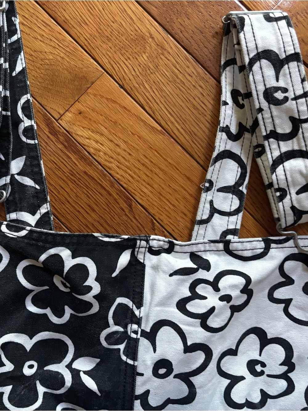 Double the Drama: Forever 21+ Color-Blocked Overalls - Picture 4 of 6